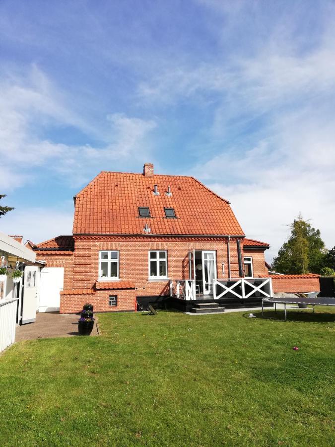 H. C. Lumbyes Vej - Kaelderlejlighed Odense Exterior foto